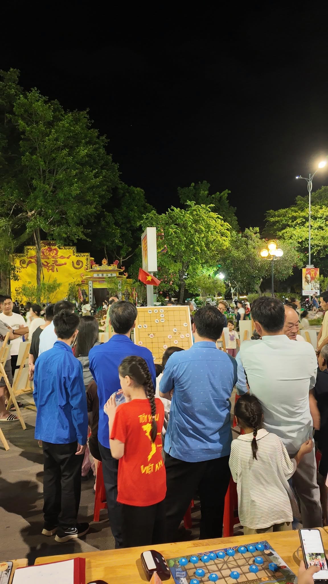 Kỳ đài Lạng Sơn - Người chơi